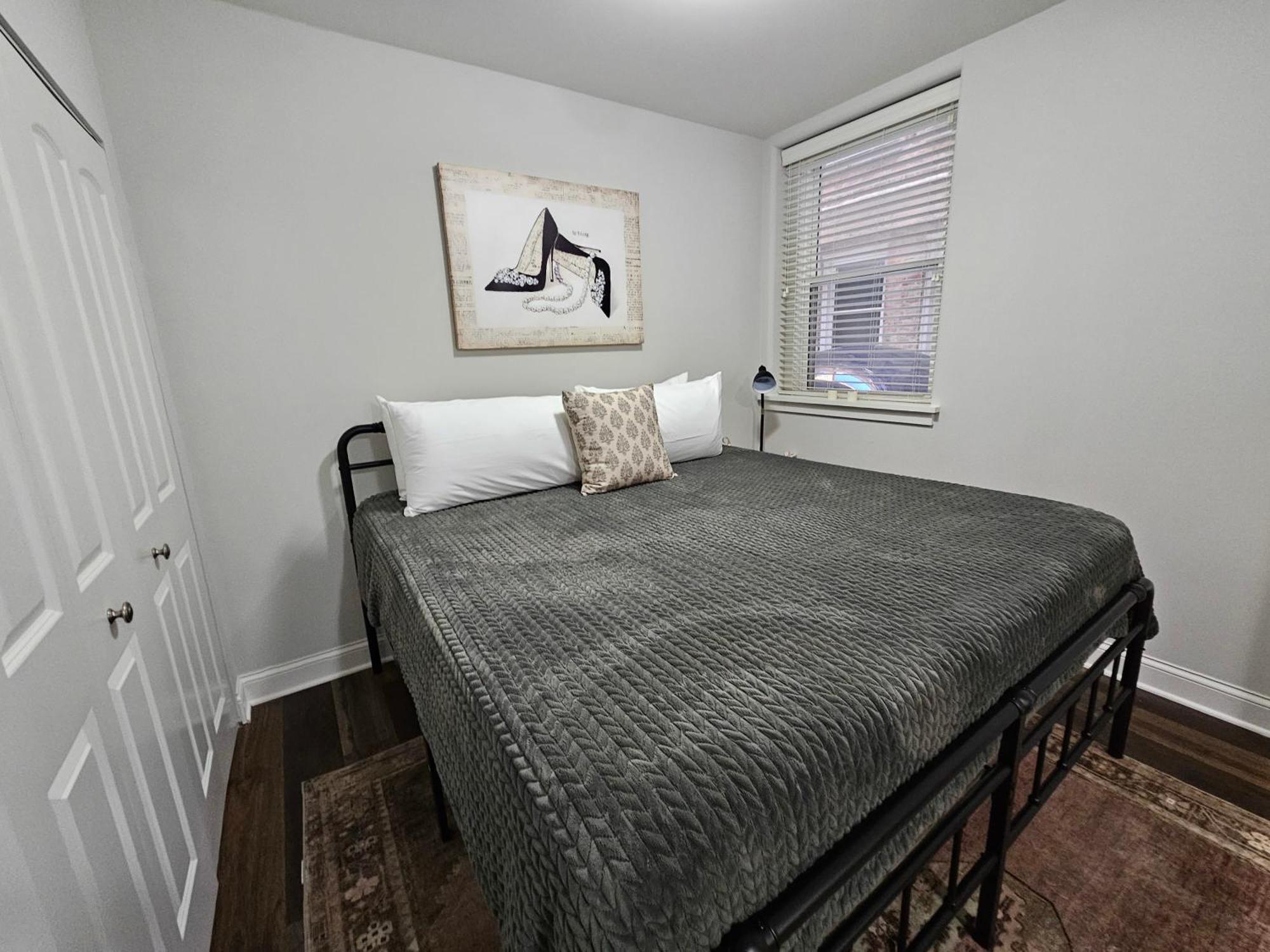 Cozy King Bed Stay At The Historic Inman - 201 シャンペーン エクステリア 写真
